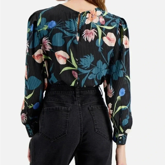 Tinsel Floral Pleaded Long Sleeve Top - Picture 8 of 9
